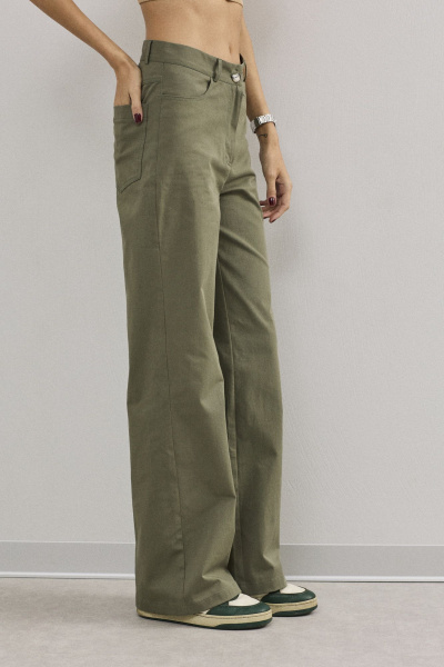Хлопковые свободные брюки из текстиля с функциональными карманами DAVA 5187 хаки - фото 2