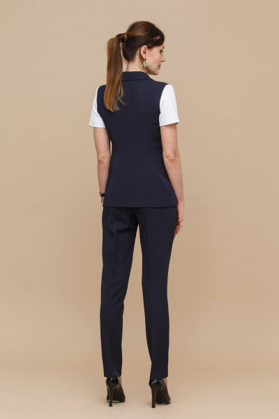 Деловой короткий жилет из текстиля с двубортным кроем Domna 8422.164 темно-синий - фото 4