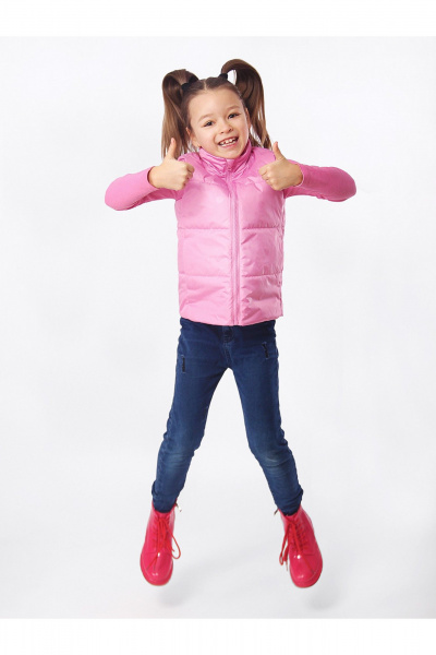 Демисезонный утепленный жилет для девочки с шевроном и рельефами АРТУС 23С88-Р57 розовая_бегония - фото 3