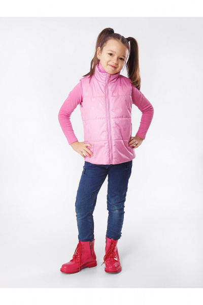 Демисезонный утепленный жилет для девочки с шевроном и рельефами АРТУС 23С88-Р57 розовая_бегония - фото 2