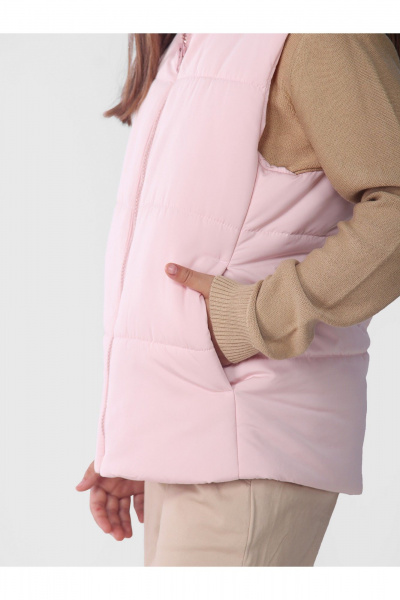 Демисезонный утепленный жилет для девочки с рельефами АРТУС 23С79-Р57 лотос - фото 3