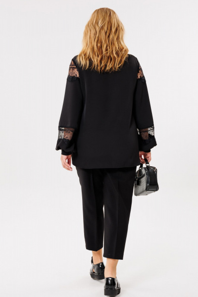 Блуза из струящейся ткани с кружевными рукавами на пуговицах BRELA 2383 черный - фото 2