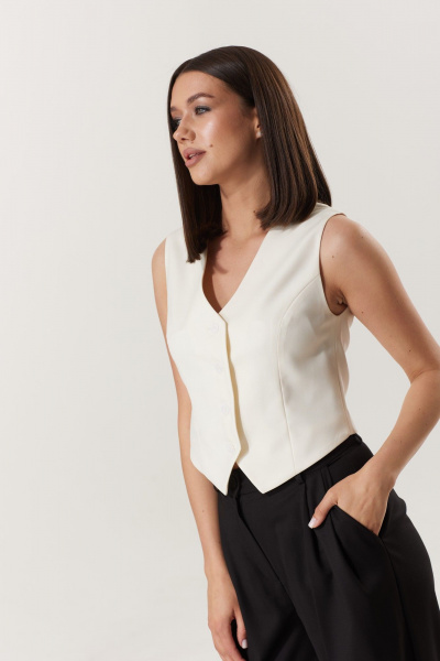 Полуприлегающий жилет из костюмной ткани с петлями T.N.D М322 молоко - фото 5