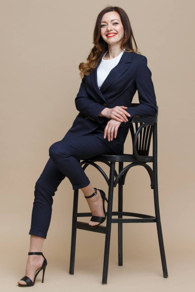 Синий классический костюм из текстиля с зауженными брюками Domna 16062 - фото 4