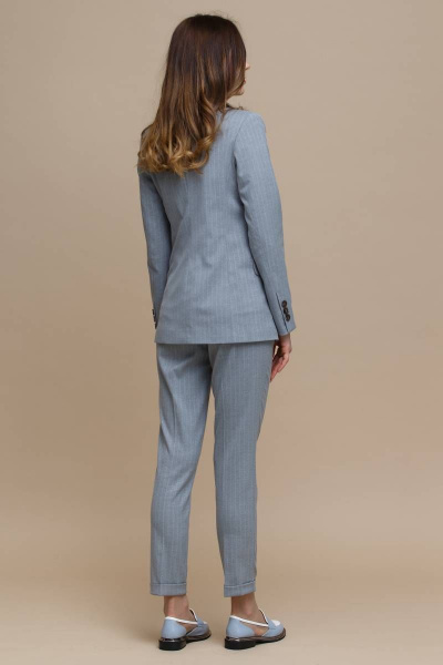 Серый деловой костюм из текстиля с зауженными брюками Domna 16063 серый - фото 5