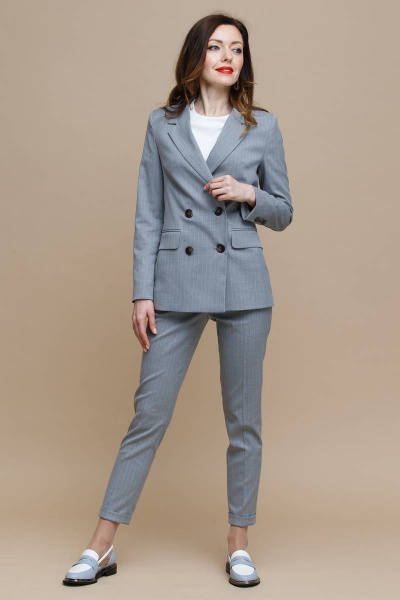 Серый деловой костюм из текстиля с зауженными брюками Domna 16063 серый - фото 3