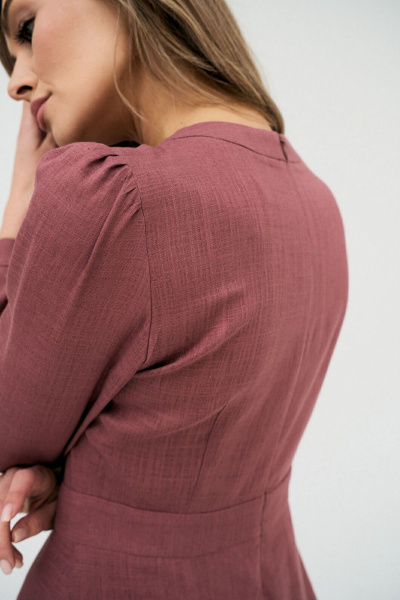 Платье из льна с защипами и рукавом-фонариком миди AltaModa 1012 бордовый - фото 4