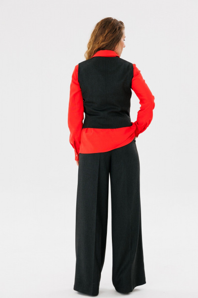 Черный жилет из поливискозы с имитацией карманов FAMA 24038-3 графит - фото 6