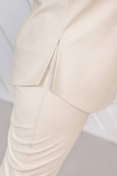 Блуза экокожа с воротником и карманами ASV 2732 бежевый - фото 5