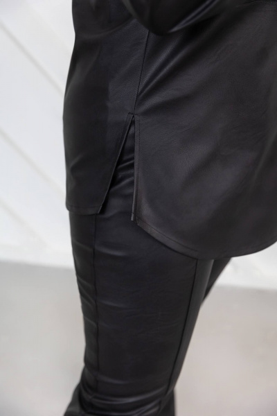 Блуза из экокожи с карманами и разрезами ASV 2732 черный - фото 4