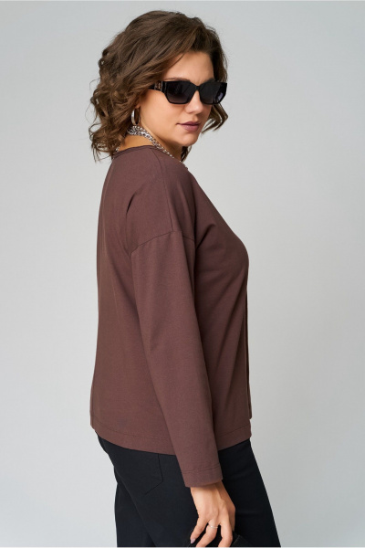 Демисезонный коричневый джемпер с необработанной горловиной Bliss 8069 коричневый - фото 4