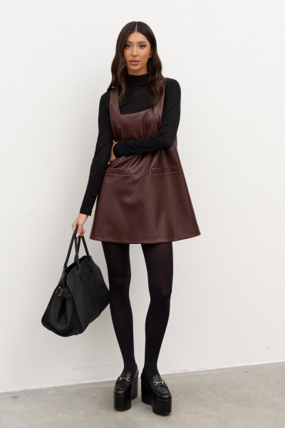 Платье из эко-кожи с квадратным вырезом и подрезом ANNETE A3589 - фото 1