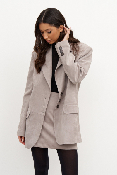 Жакет из эко-замши серого цвета с горизонтальным подрезом ANNETE A5326/3 - фото 9