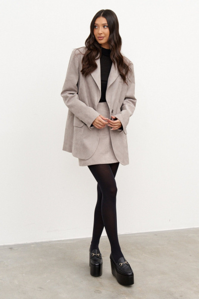 Жакет из эко-замши серого цвета с горизонтальным подрезом ANNETE A5326/3 - фото 8