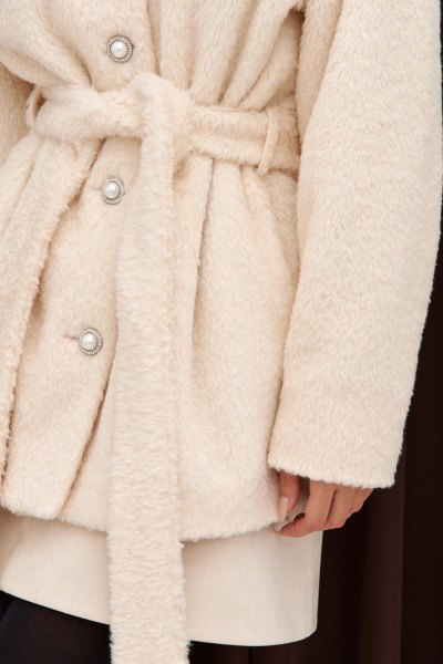 Молочный кардиган из фактурной ткани с объемным рукавом ANNETE A5350 - фото 9