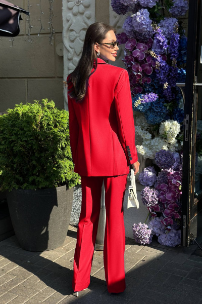 Деловой костюм 3-ка из текстиля с рельефами и карманами Temper 150 красный - фото 3