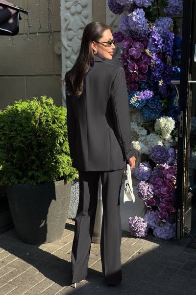 Деловой трендовый костюм из текстиля с рельефами Temper 150 графит - фото 4