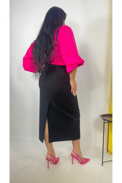 Блуза с V-образным вырезом из текстиля розовая LIZET М355 фуксия - фото 2