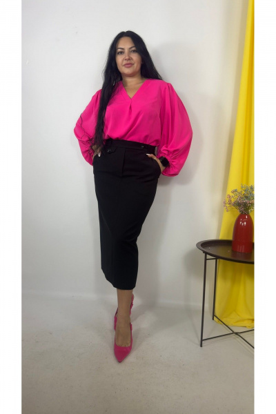 Блуза с V-образным вырезом из текстиля розовая LIZET М355 фуксия - фото 1