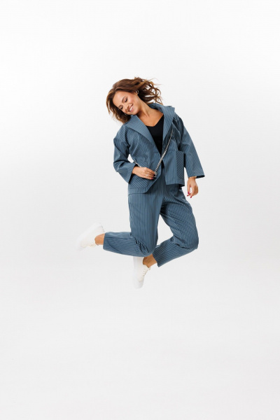 Деловой костюм из полосчатого текстиля жакет и брюки Mubliz 200 морская_волна - фото 7