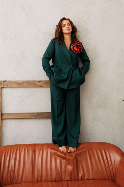 Костюм из костюмной ткани с прямым жакетом и широкими брюками Mubliz 190 изумруд - фото 7