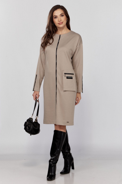 Бежевое длинное платье из трикотажа с поясом и декоративной тесьмой Verita 2332 беж - фото 1