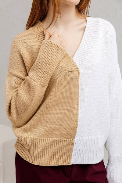 Джемпер прямого силуэта из пряжи с разными тканями и заниженной линией плеч Romgil РВ0023-ХЛ2 соломенный, белый - фото 3