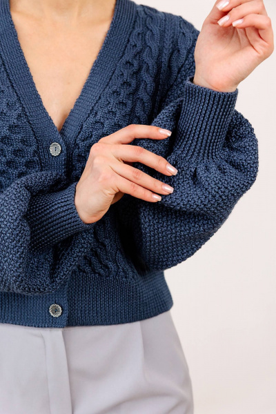 Кардиган короткий из мягкой пряжи для офисного и повседневного стиля Romgil РВ0104-ШЕ5 индиго - фото 3