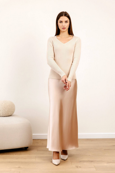 Джемпер прилегающий из мягкой пряжи с V-образным вырезом для стильных образов Romgil РВ0118-ХЛ5 крем-брюле - фото 6
