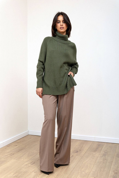 Свитер оверсайз из шерстяной пряжи для повседневного образа Romgil РВ0124-ШЕ5 оливковый - фото 6