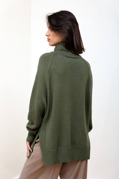 Свитер оверсайз из шерстяной пряжи для повседневного образа Romgil РВ0124-ШЕ5 оливковый - фото 2