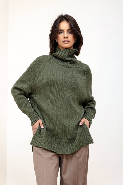 Свитер оверсайз из шерстяной пряжи для повседневного образа Romgil РВ0124-ШЕ5 оливковый - фото 1