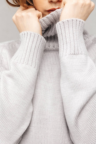 Оверсайз свитер с мягкой шерстяной пряжей на каждый день Romgil РВ0124-ШЕ5 светло-серый - фото 5