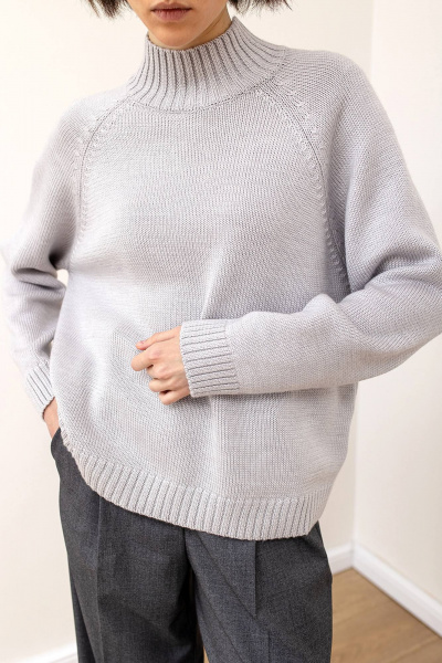 Джемпер свободного силуэта из мягкой шерстяной пряжи Romgil РВ0126-ШЕ5 светло-серый - фото 3