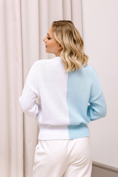 Джемпер из пряжи с заниженной линией плеча из двух цветов Romgil РВ0143-ХЛ5 белый, бледно-голубой - фото 2