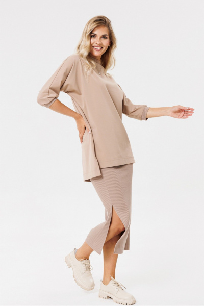 Бежевый трикотажный юбка с разрезом и поясом PRATA wear S006 капучино - фото 4