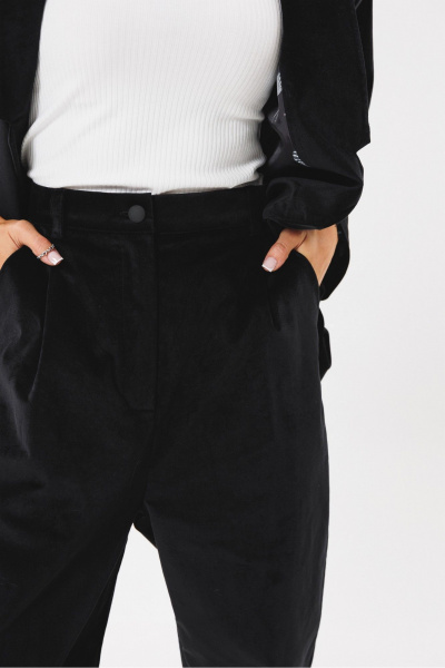 Круглогодичные бархатные брюки из текстиля с карманами PRATA wear S016 черный - фото 2