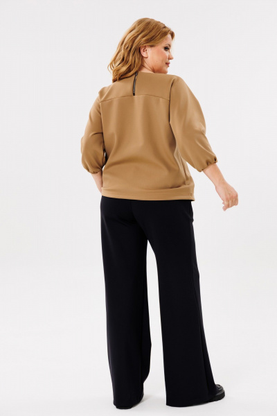 Брючный комплект водолаз из трикотажа с легким клешем Michel chic 1400 песок,черный - фото 6