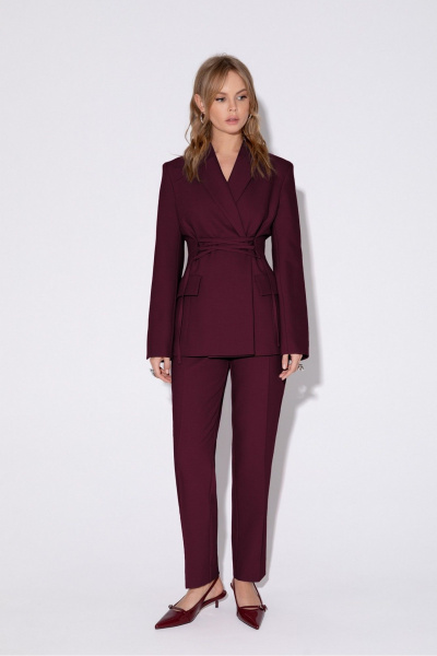 Двойка из жакета и брюк со стрелками из текстиля PiRS 5466 марсала - фото 2