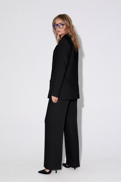 Костюм 2-ка из жакета и брюк со стрелками из текстиля PiRS 5473 черный - фото 4