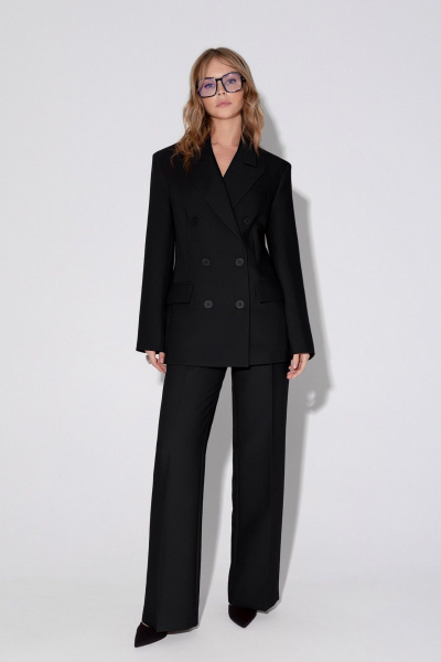 Костюм 2-ка из жакета и брюк со стрелками из текстиля PiRS 5473 черный - фото 1