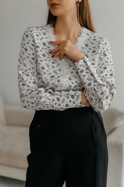 Белая блузка с нагрудными вытачками и длинным рукавом Стильная леди М-621 молочный - фото 6