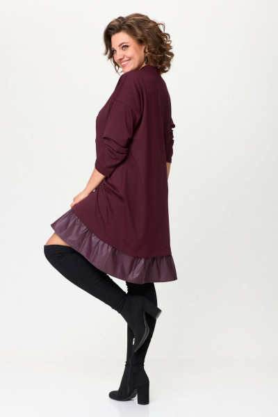 Платье А-силуэта с рюшем из экокожи и аппликацией INVITE 4080 бордо - фото 7