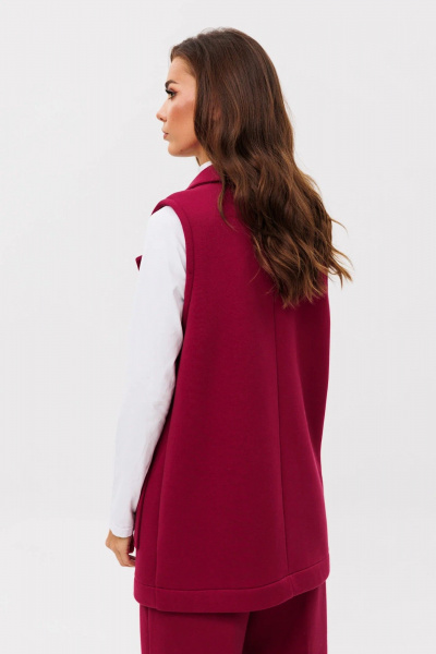 Жилет деловой из трикотажа с карманами и застежкой GO f4094/12-01.164 вишня - фото 4