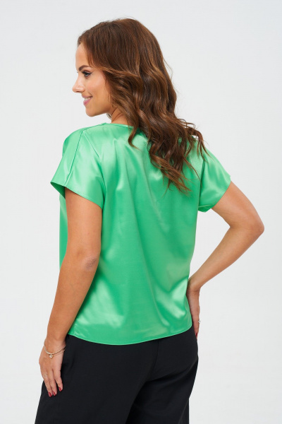 Зеленая блузка из премиального атласа со спущенным плечом Anastasia 817.1 неоновый_зеленый - фото 10