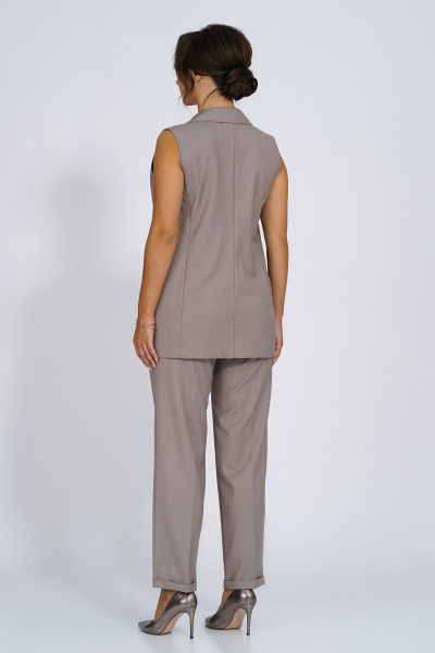 Элегантный костюм жилет и брюки из костюмной ткани Пинск-Стиль 161 кофейно-бежевый - фото 17