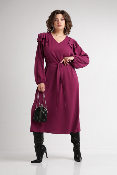 Розовое демисезонное платье с воланами и поясом Aira Style 24410 марсало - фото 1