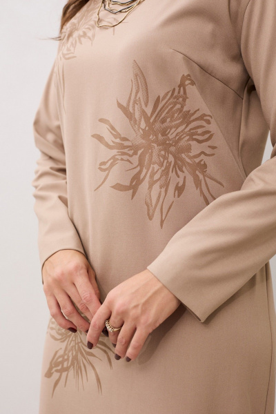 Платье свободного силуэта с длинным рукавом и принтом MALI 424-041 бежевый - фото 3