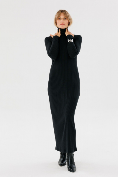 Приталенное длинное платье из трикотажа с длинными рукавами FAMA 24047 чёрный - фото 2