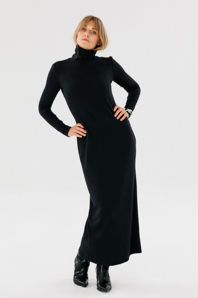 Приталенное длинное платье из трикотажа с длинными рукавами FAMA 24047 чёрный - фото 1